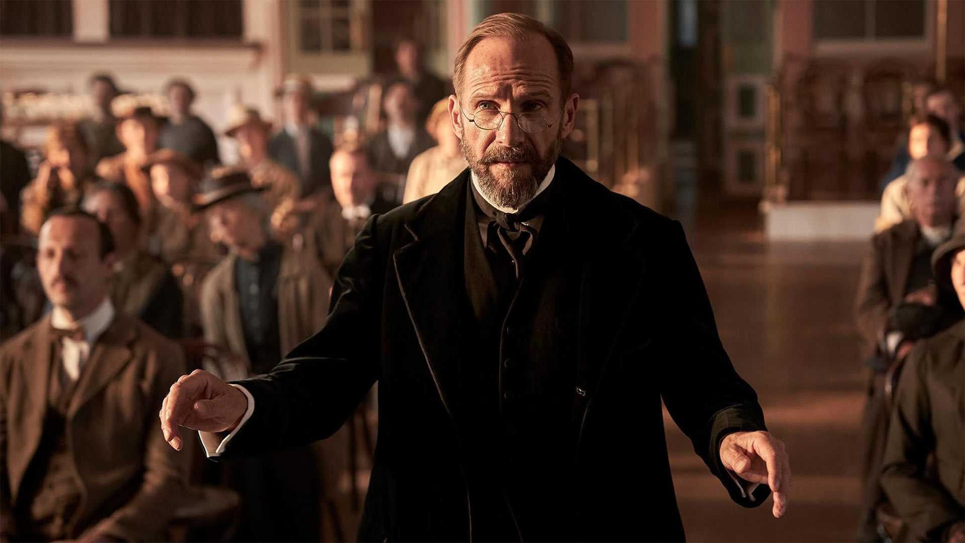 انتشار تریلر فیلم The Choral با بازی رالف فاینس